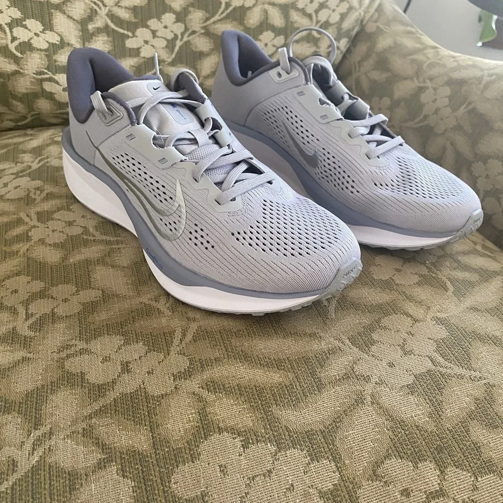 NIKE Mens sz 8.5 Quest 6 Running Shoes LIGHT GRAY/GRAY FD6033-004 train exercise